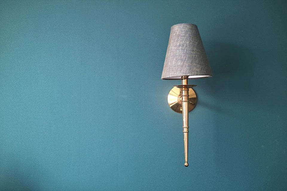 Wall sconce